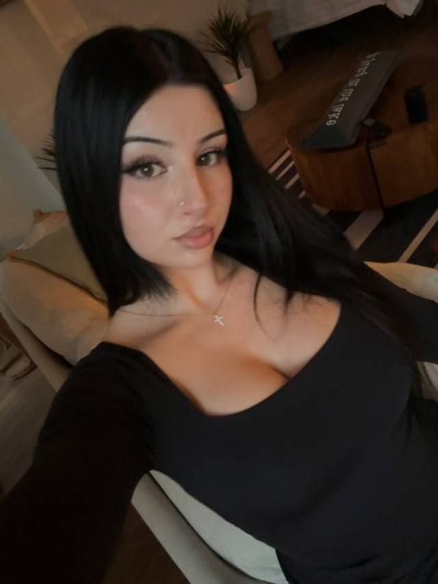 🍒😘Hot Girl Ready to Play 💙 I'm Available For Incall/outcall🚘carcall/ 24 Hours Service 👅🍑 - Image 2