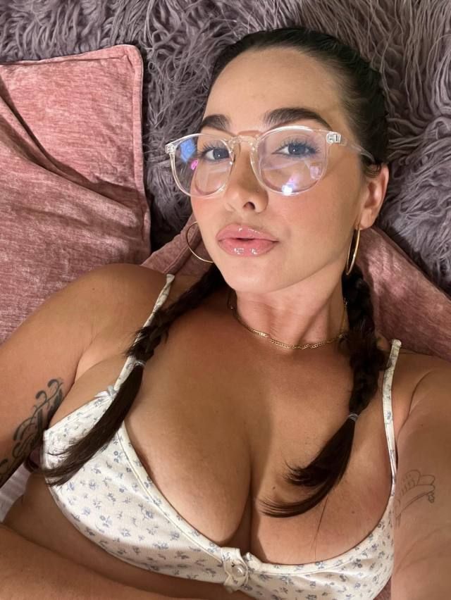 NO PAYMENT REQUIRED-SEXY SINGLE MOM AND LOOKING TO HAVE FUN I'm a sexy mom of two kids. A single mom and I'm very horny🍑🍑💦 - Image 2