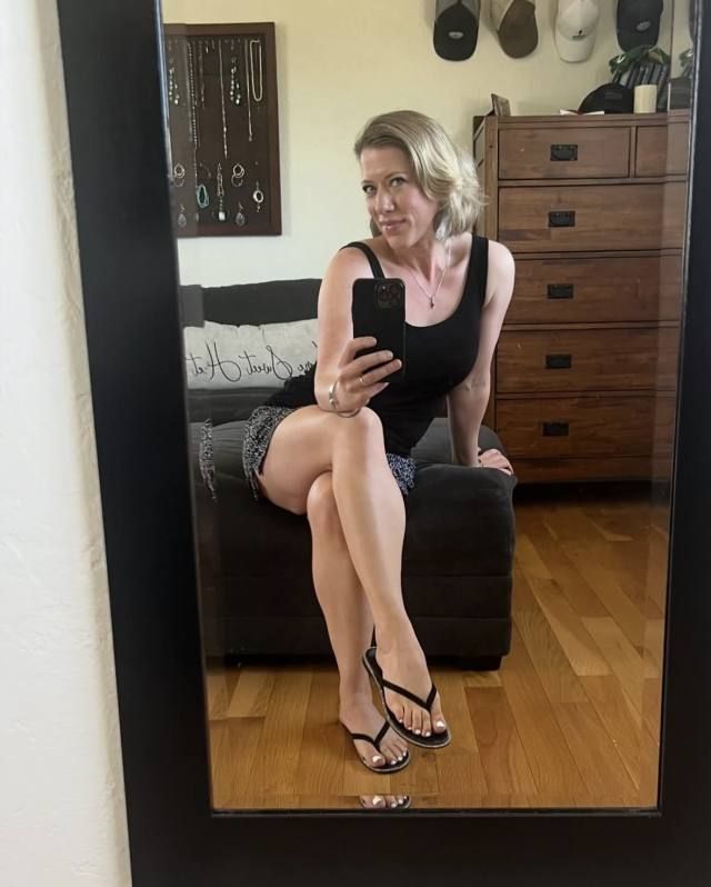 FRESH 😘 CLEAN 🫧 WET 💦 HORNY 🍑 JUICY 🍇 - Image 2