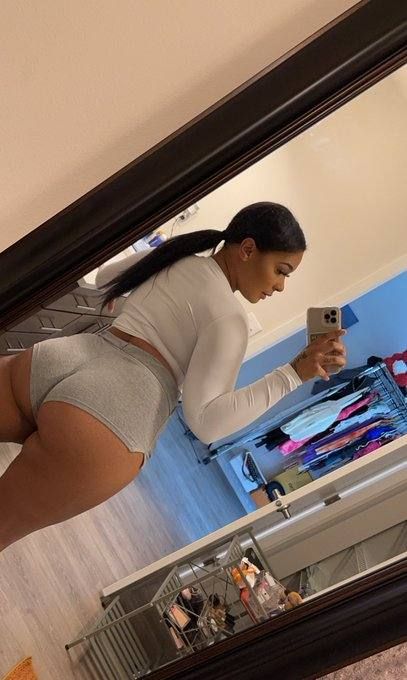 NO PAYMENT REQUIRED- SEXY SINGLE MOM FOR MEET AND FUCK AS LONG AS YOU KNOW HOW TO USE YOUR DIVK 🍑🍑💦💦 - Image 3