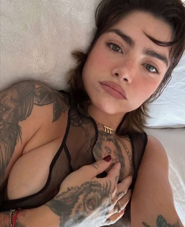 Down for meet up🍑🍑🍑🍆 - Image 2