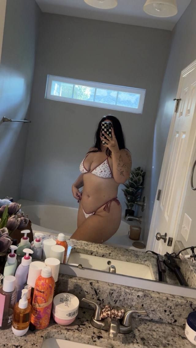 Come here and experience gfe I am available for deep sex both Incall and outcall I provide gfe , backdoor , massage , bbj , a - Image 2