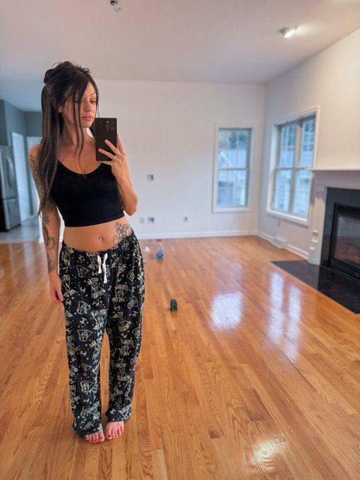 Available 24/7 for massive fun. Your satisfaction is guaranteed. I take cash and give best service. Sweet pussy assure - Image 3