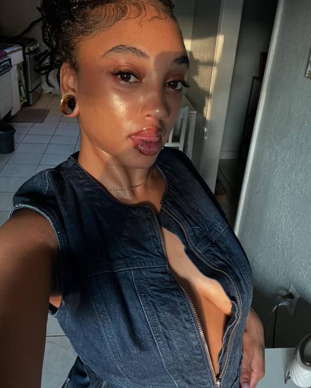 I AM A HOT GIRL WITH CLEAN PUSSY AND TITS - Image 2