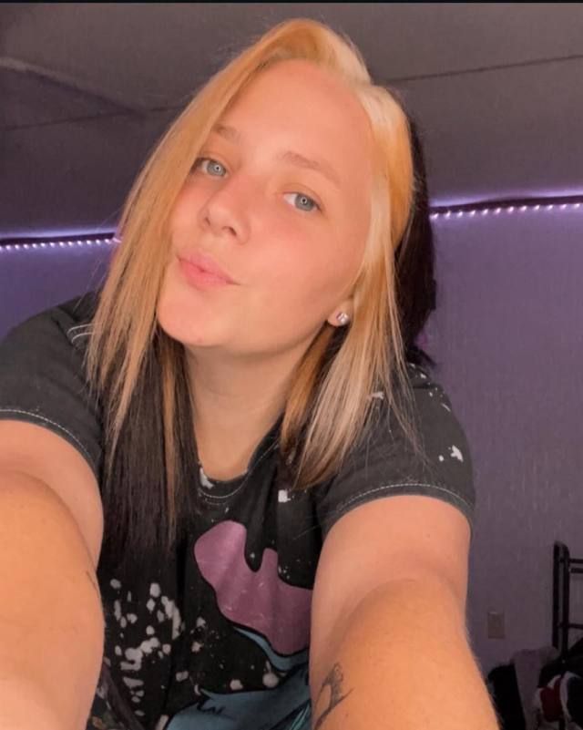 Looking for friends with benefits - Image 2