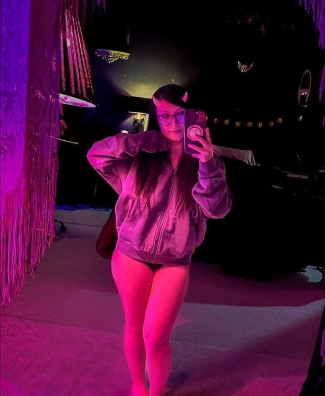 HERE TO SATISFY YOUU 🍑💦🤭 - Image 3