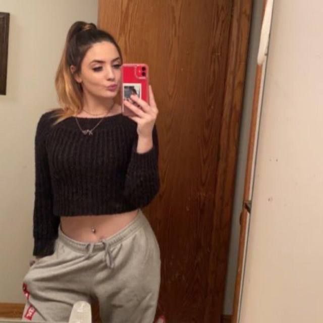 🥰🍆😍🍑🍆 I'M SCARLETT A HOT GIRL WITH CLEAN PUSSY AND TITS 420 FRIENDLY ,READY TO FUCK HARDER 💯 -,SUCK, SENSUAL BODY RUB AND ESC - Image 2