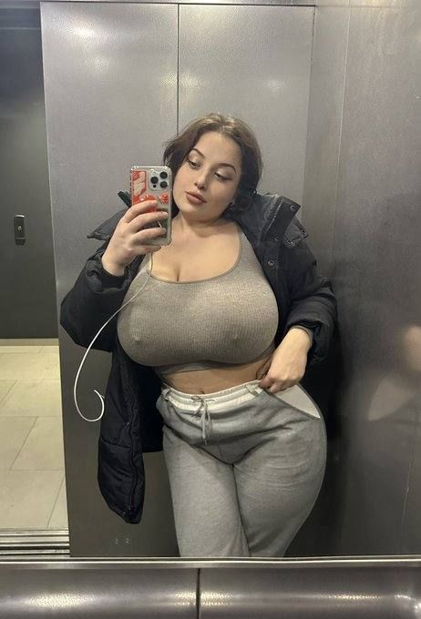 Feeling Horny at home alone, Available for incall and outcall - Image 2