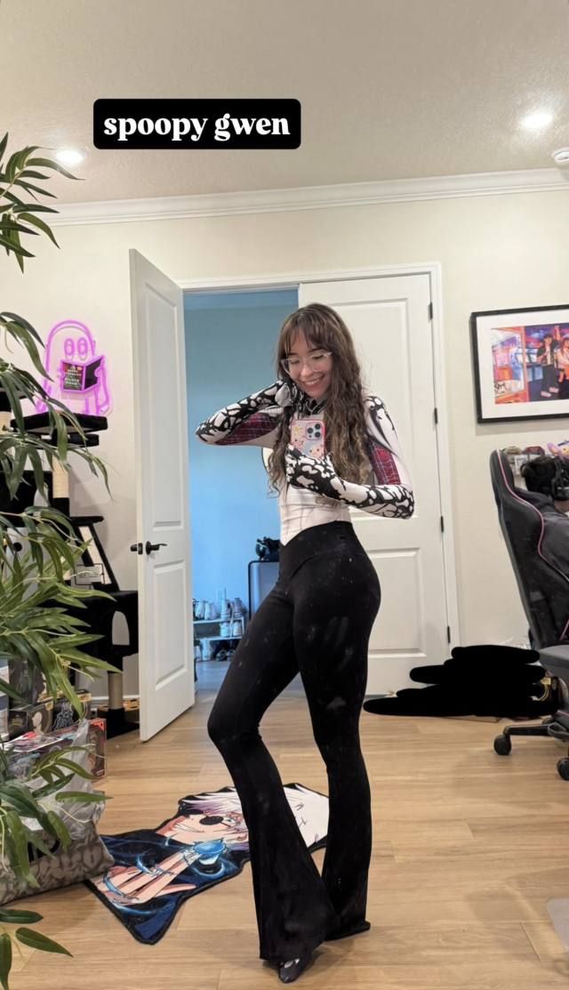 Hi 👋, I am down to fuck and creampie 🍑💦🍆. Say hi on TELEGRAM - Image 2