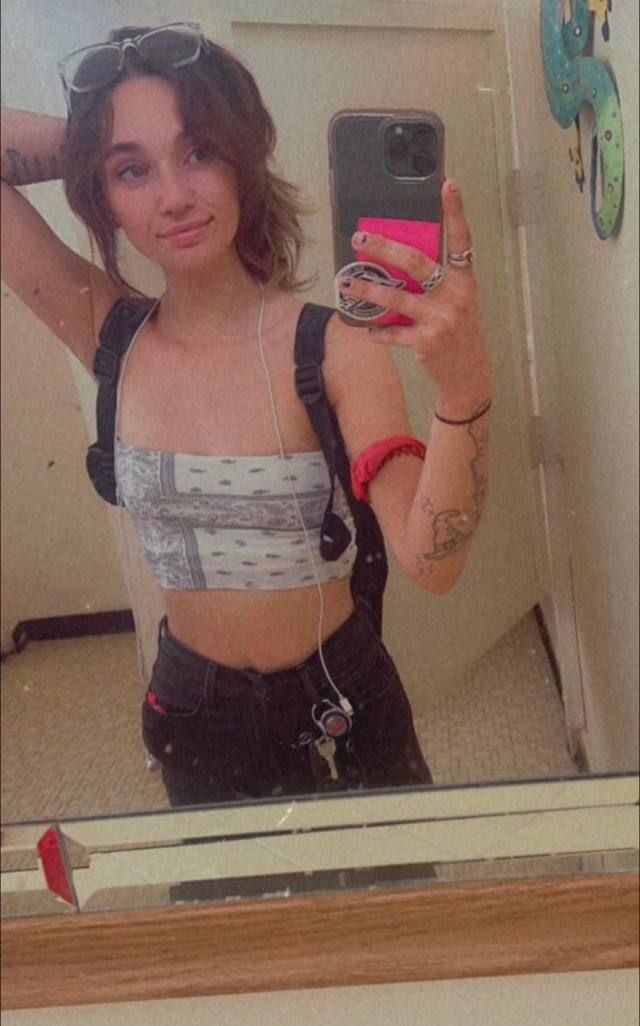 Available for hooked up, FaceTime show, sexting and selling hot videos - Image 3