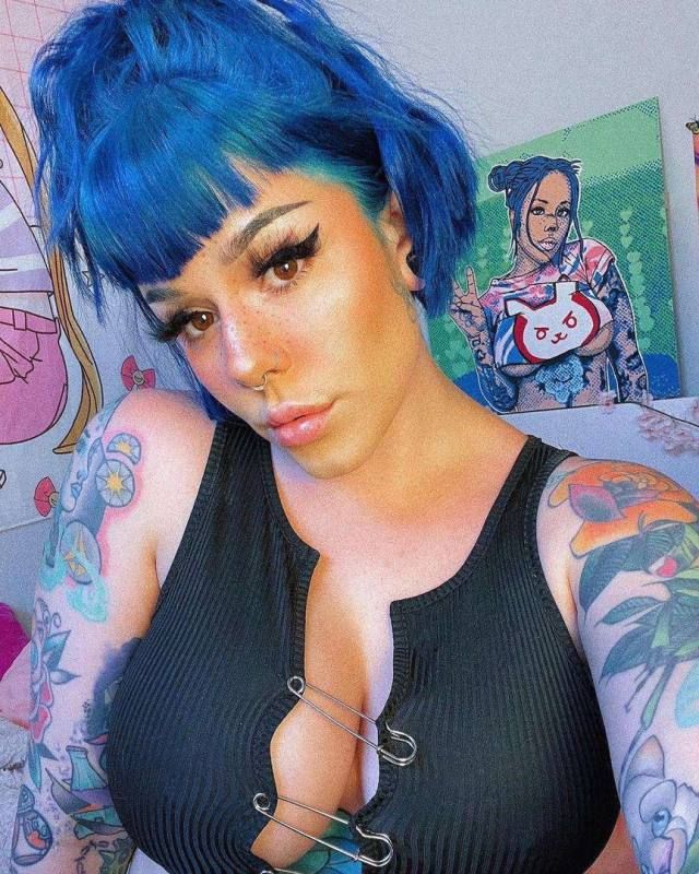 Available for hookup - Image 2