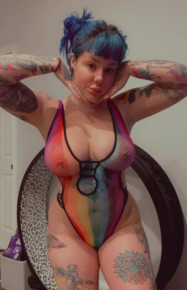 Available for hookup - Image 3