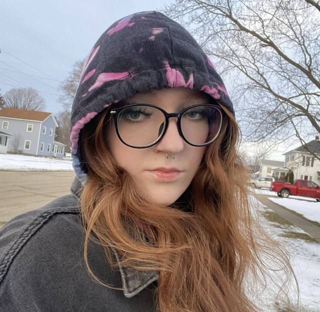 Female escort - Image 2