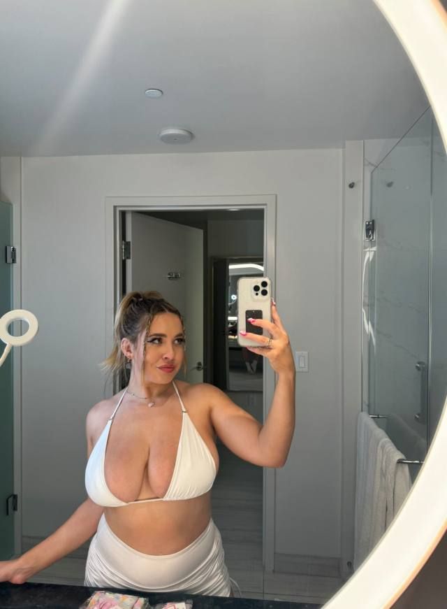 Down for hookup fun sex🍆🍑👅💧💦💦💧 - Image 3