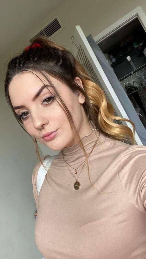 🍑💕🥰😘 I'M SCARLETT A HOT GIRL WITH CLEAN PUSSY AND TITS 420 FRIENDLY ,READY TO FUCK HARDER  💯 ,SUCK, SENSUAL BODY RUB AND ESCO - Image 3