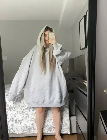 Hey lovebirds! Hii 👋I am Jenny , your massage and fun therapist 💋HMU for more inquires ❤️ - 3