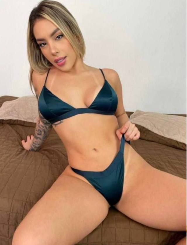 Hot Venezuelan I only accept cash - Image 2