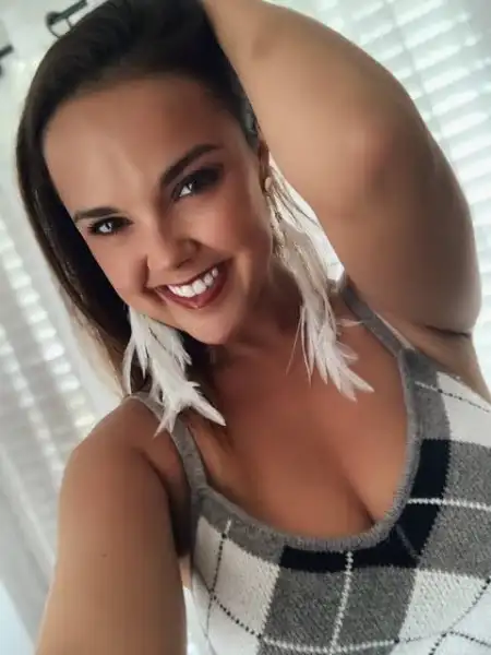 I’m always available for hookup - 3