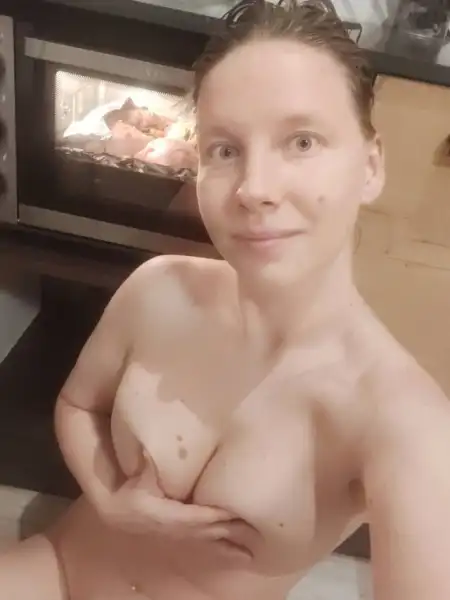 Hit me up for your top fun 🤩 and let’s get freaky together on Snapchat @ lois_loisyy - 3