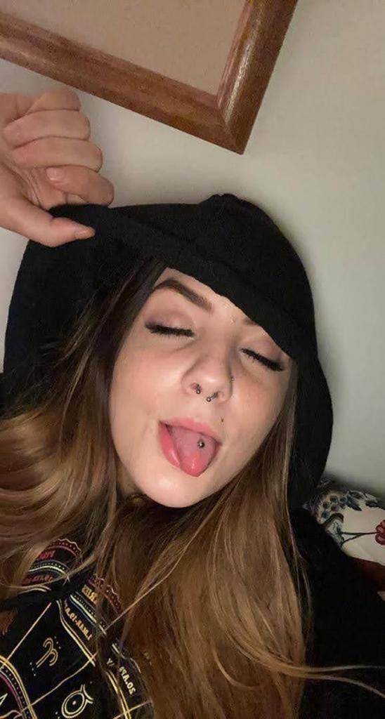 😍🍆😘😍 I'M SCARLETT A HOT GIRL WITH CLEAN PUSSY AND TITS 420 FRIENDLY ,READY TO FUCK HARDER 💯 -,SUCK, SENSUAL BODY RUB AND ESCO - Image 3