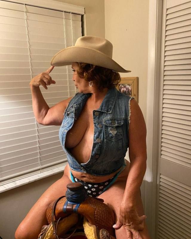 60+ Yrs RICH 💵 LONELY HORNY WIDOW Ready to satisfy 🍆💦 🍆🤤 💚 TIRED OF FAKE ADS ? I’m NEW HERE & REAL 😋 - Image 2