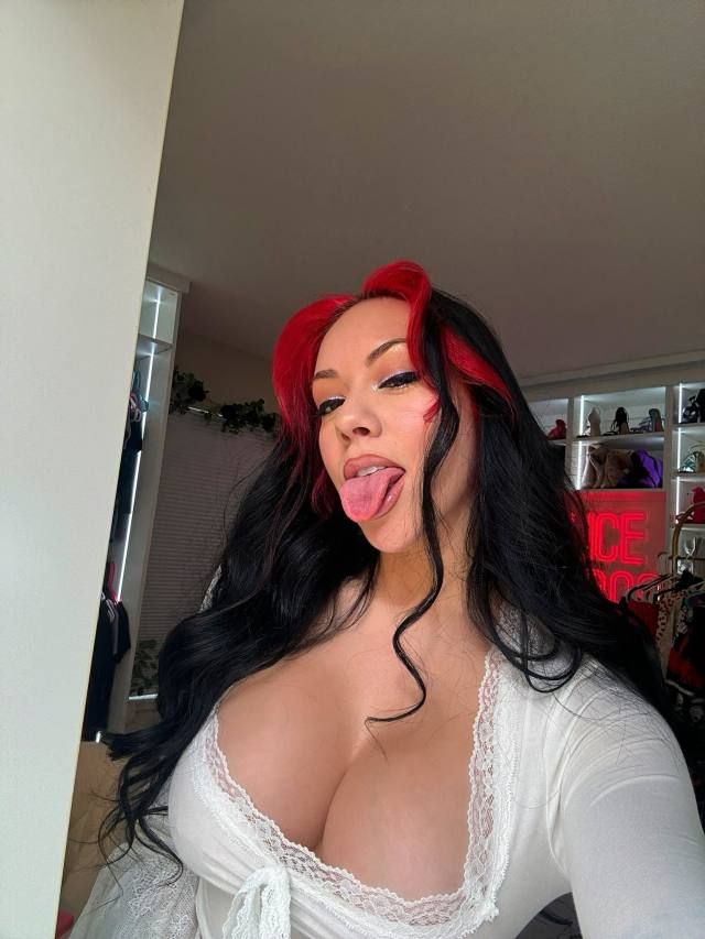 Sexy Red available I accept cash in person New to the site.lets have some fun Hon.contact for Incall/outcall service. - Image 2