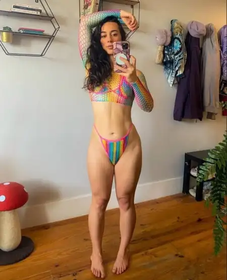I’m available for hookup - 3