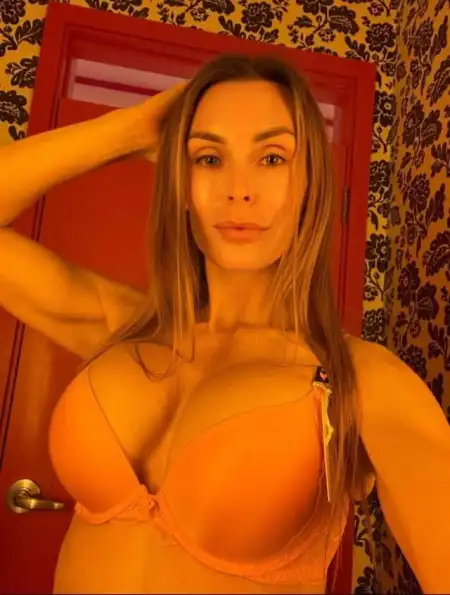 I’m available for incall and outcall service - 2