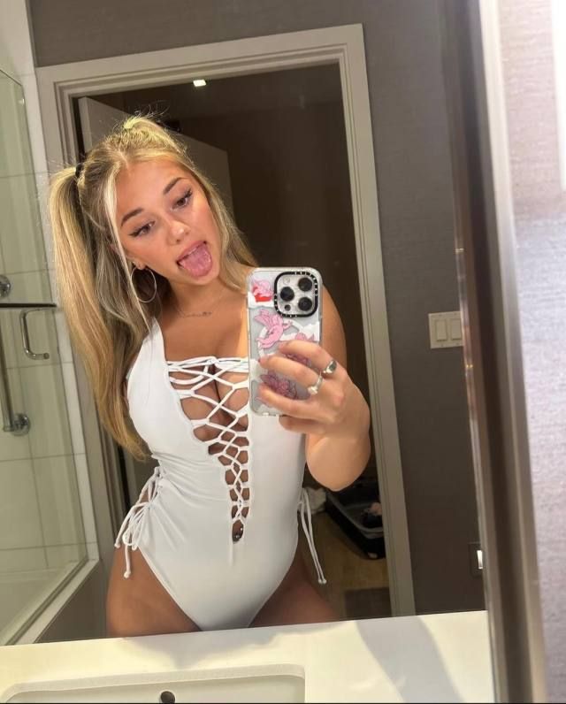 Hi I’m  Carey Rosenew sexy hot 🥵 girl text me I’m SWEET & SEXY 💦 I’ll make your fantasies come true 9852685668 iMessage: Chlo - Image 3