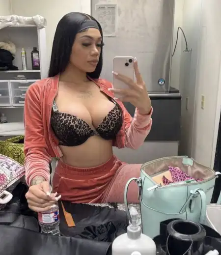 I'm Hailey 🥰are u in need of an hot sexy girl to have an unlimited fun💦👅🍑  Number:21368****: 🍑 Telegram: @Lollydhailey2002 - 3