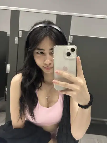 Hi 👋, I am original so hit me up with a real text and let’s hookup 🍑💦🍆 - 3