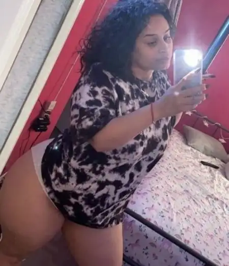 Hi Guys Am Jessica available now Come Smack it For Me 👋🏼 i Squirt💦 👅🥴 24/7 Available for Outcall, Incall,CarFun🚗 and FaceTime