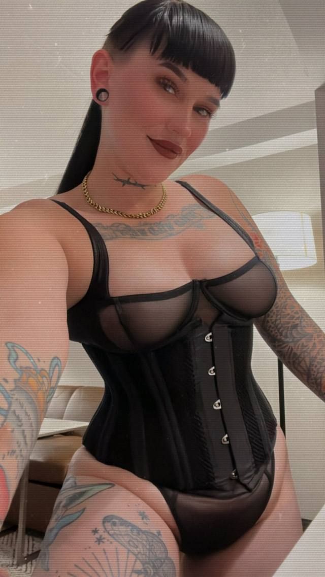 🔥NO PAYMENT NEEDED!!!, just pure heat! Looking for a guy who can work that 🍆 like a pro. 😈 Not hungry, just horny 💦! - Image 2