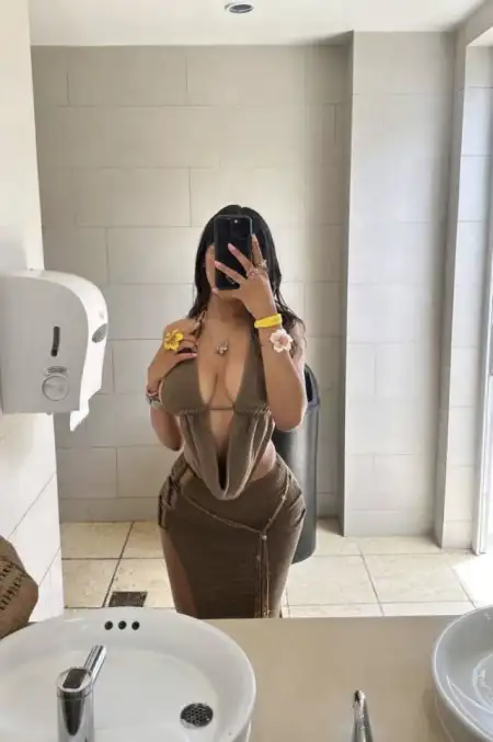 Offer Incall and outcall services - 3