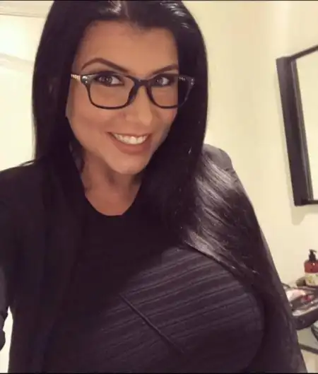 I'm married with one kid and my husband is on a business trip and wont be back till next year, However am here seeking for fr - 2
