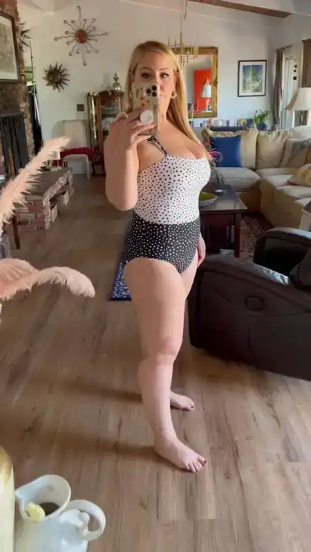 I’m down for fun 🤩 🥰😍😘👅😈