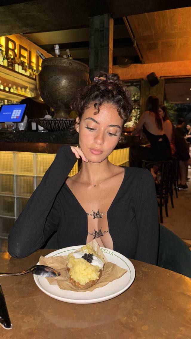 I’m available for both incall and outcall services. Massage Included. Fuck no limit. Reach out to me (682) 218-0259.Sexy Anna - Image 3