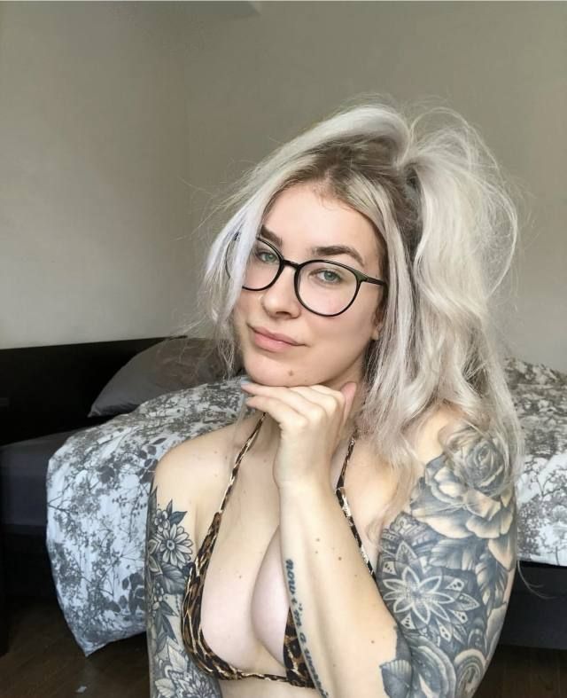 Hello, I’m pretty hot lady in town. - Image 2