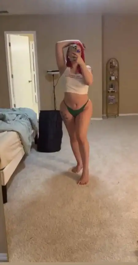 Hot sexy girl available rn