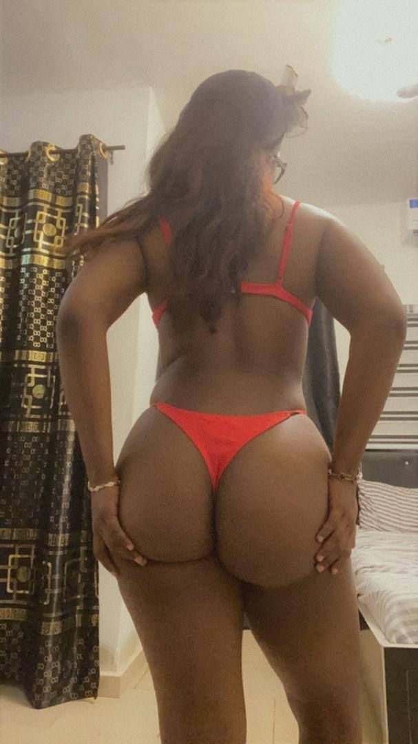 Ebony muna available to meet and have some fun time this weekend text me now on signal: Munarose.25 Telegram: Ebonymuna147 - Image 2