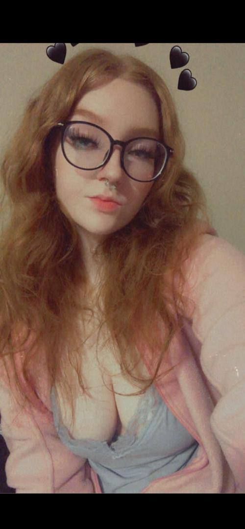 Natural Redhead girl down for a good time 💦🫦 - Image 3